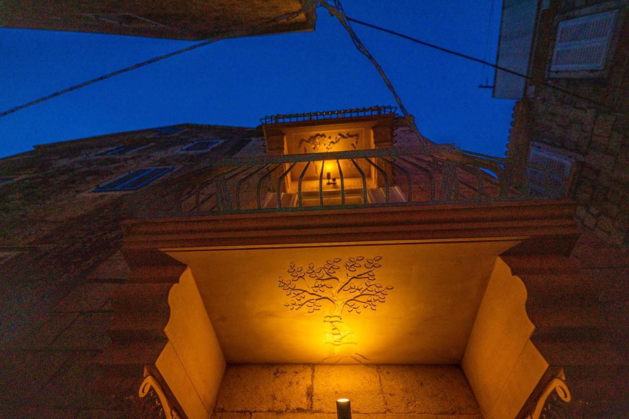 Old Town Makarska Apartments - Central Square Екстер'єр фото