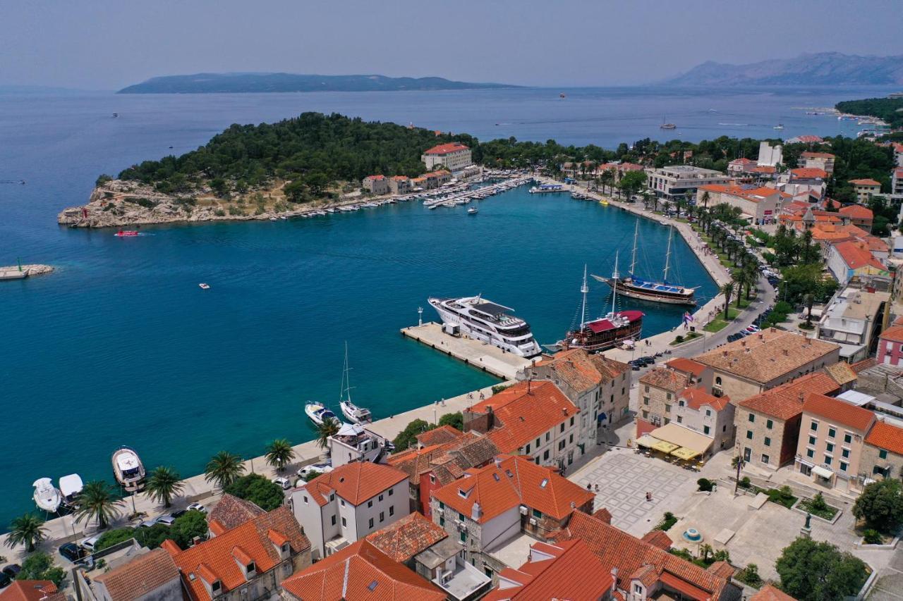 Old Town Makarska Apartments - Central Square Екстер'єр фото