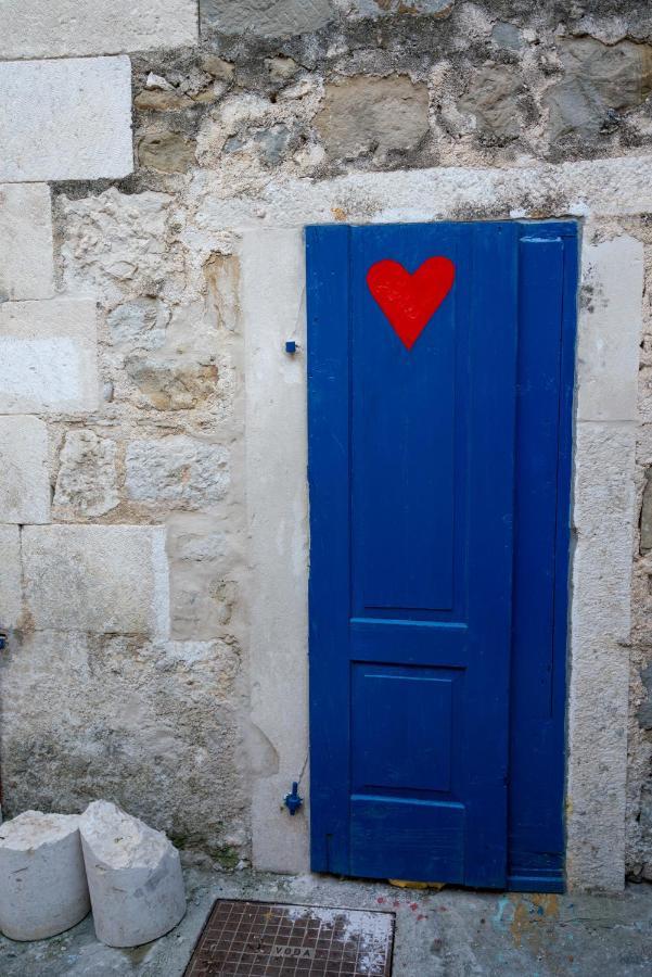 Old Town Makarska Apartments - Central Square Екстер'єр фото