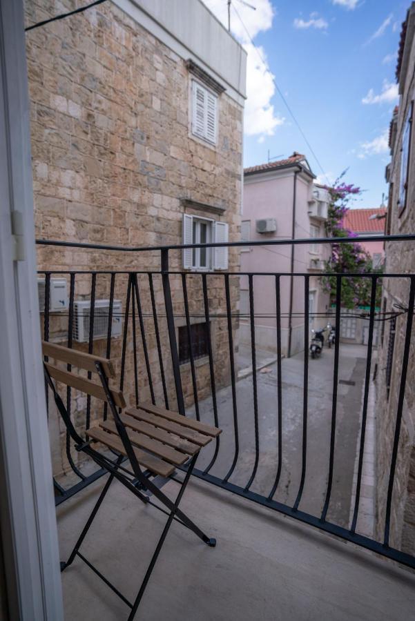 Old Town Makarska Apartments - Central Square Екстер'єр фото