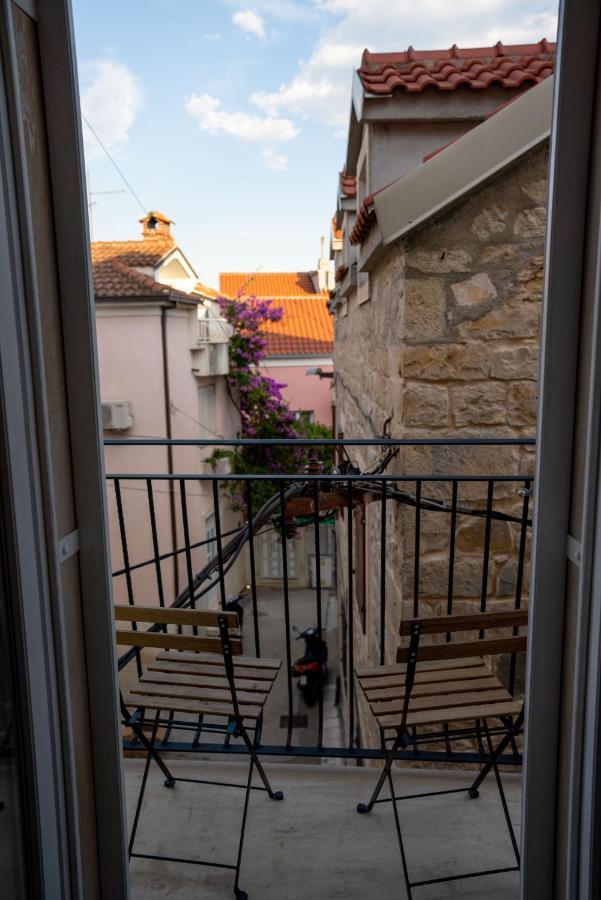 Old Town Makarska Apartments - Central Square Екстер'єр фото