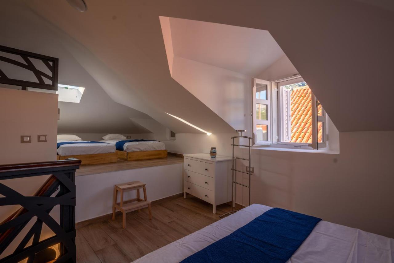 Old Town Makarska Apartments - Central Square Екстер'єр фото