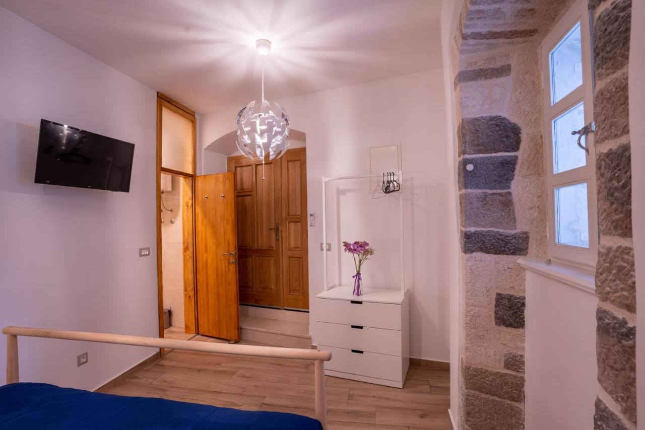 Old Town Makarska Apartments - Central Square Екстер'єр фото