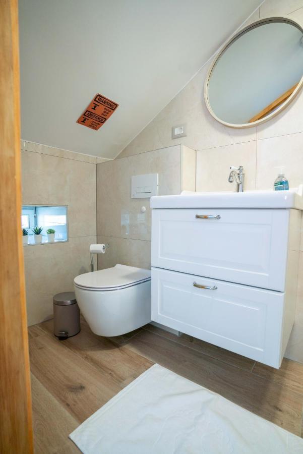 Old Town Makarska Apartments - Central Square Екстер'єр фото